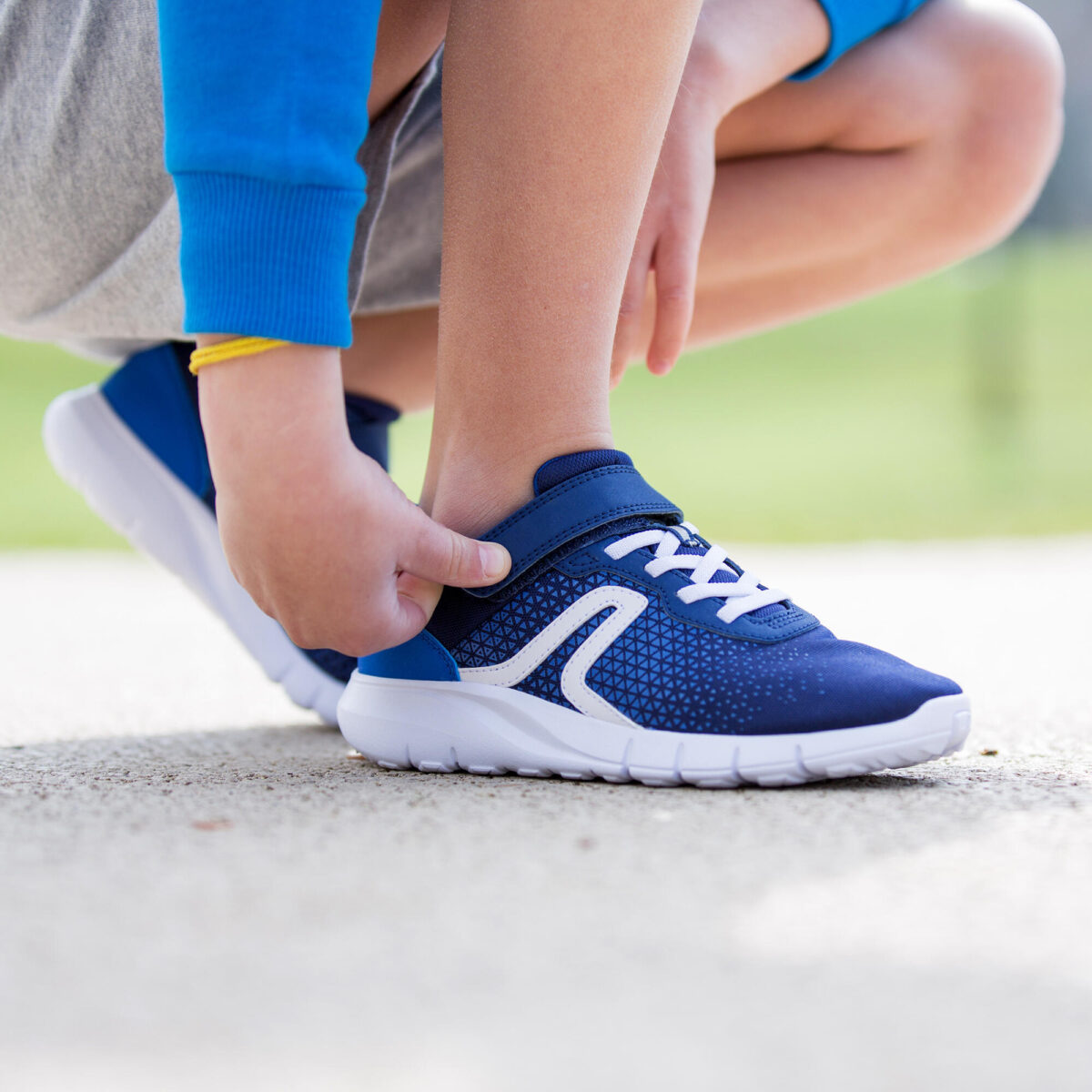 Kids Soft Trainers, Water Repellent, Rip-Tab Shoe, Soft 140 - Blue - Image 9